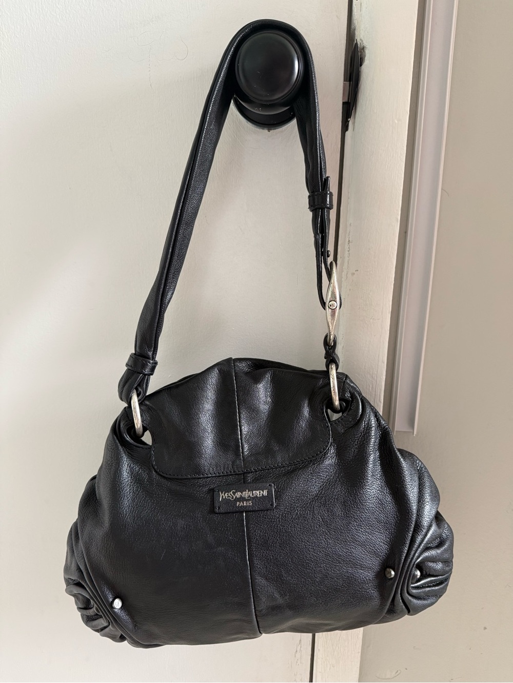 Yves Saint Laurent Black Gathered Leather Shoulder Bag - Picture 6 of 16